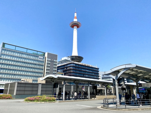 京都 駅 から 南座 バス セール